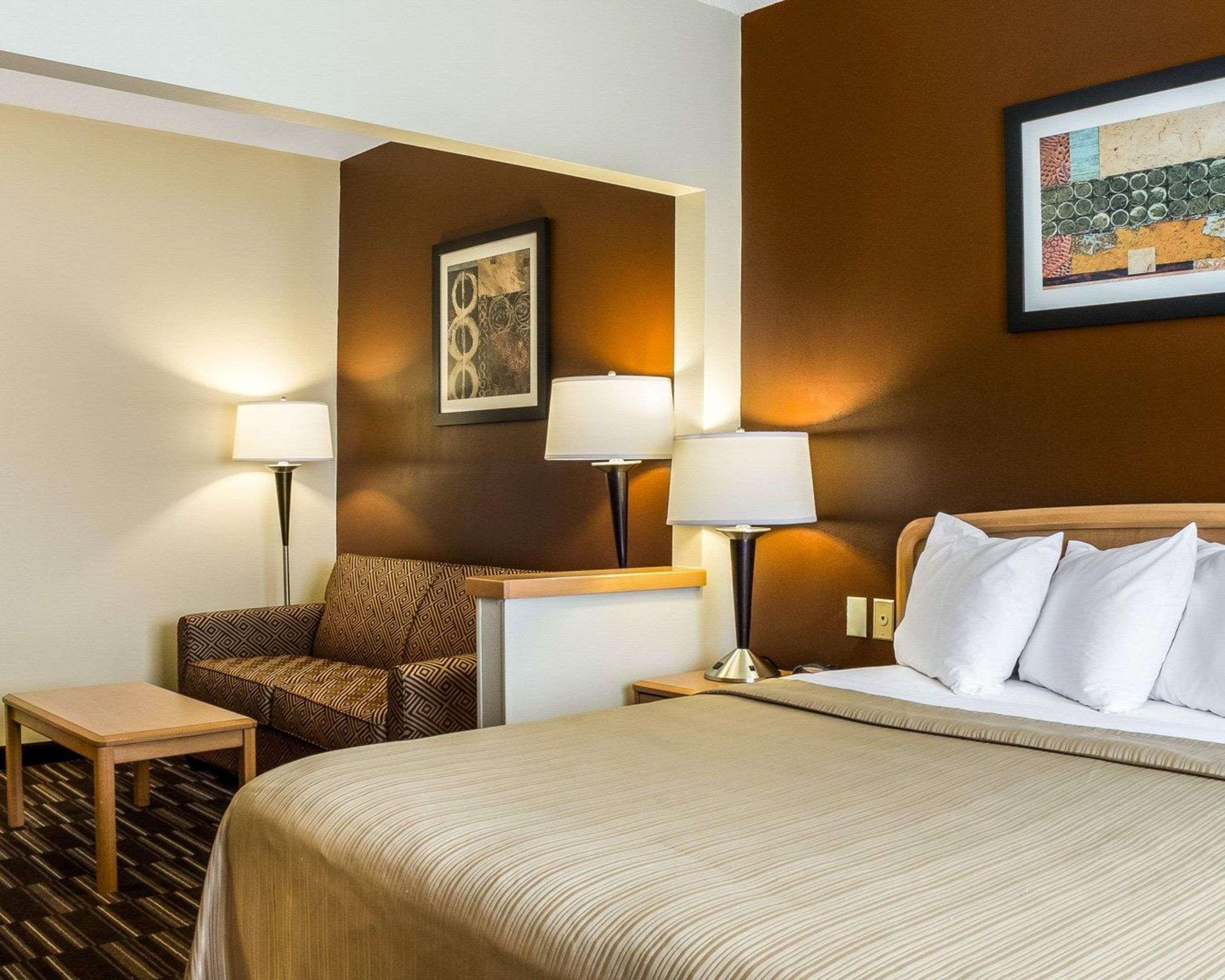 Quality Suites Near West Acres Fargo Buitenkant foto