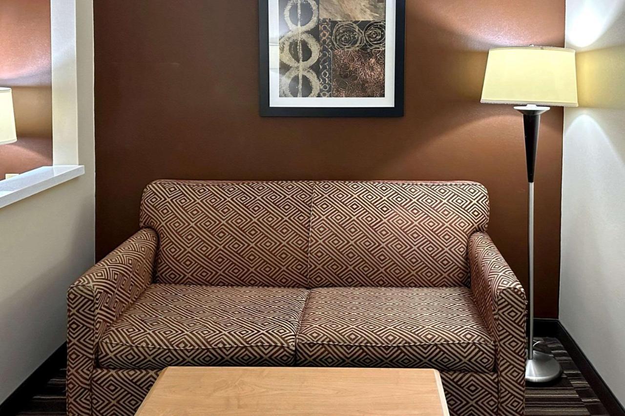 Quality Suites Near West Acres Fargo Buitenkant foto