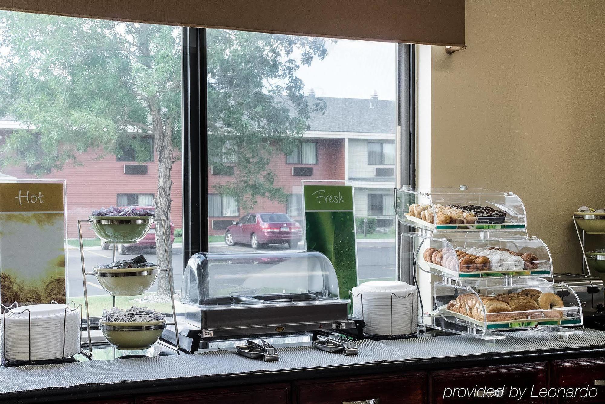 Quality Suites Near West Acres Fargo Buitenkant foto