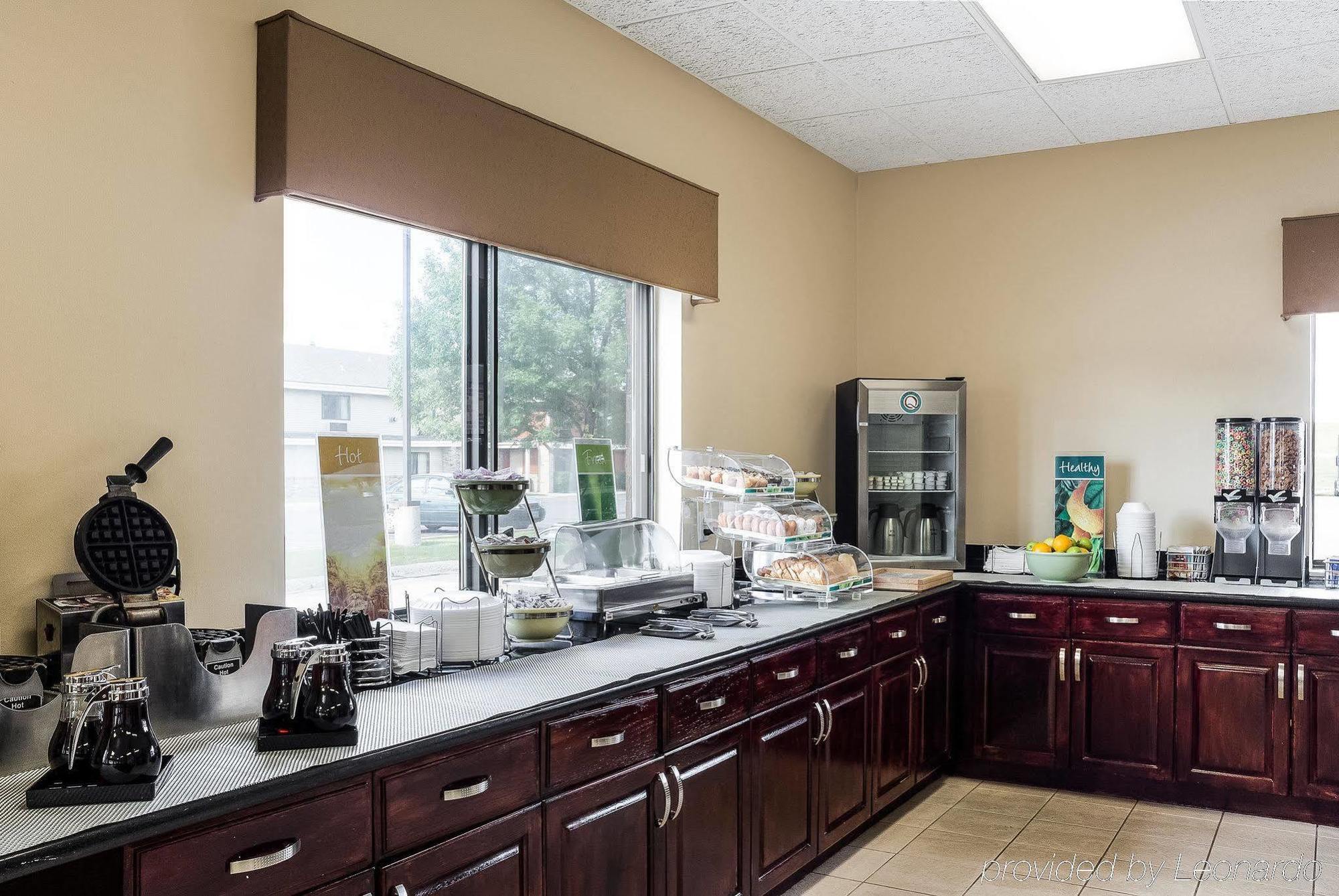 Quality Suites Near West Acres Fargo Buitenkant foto