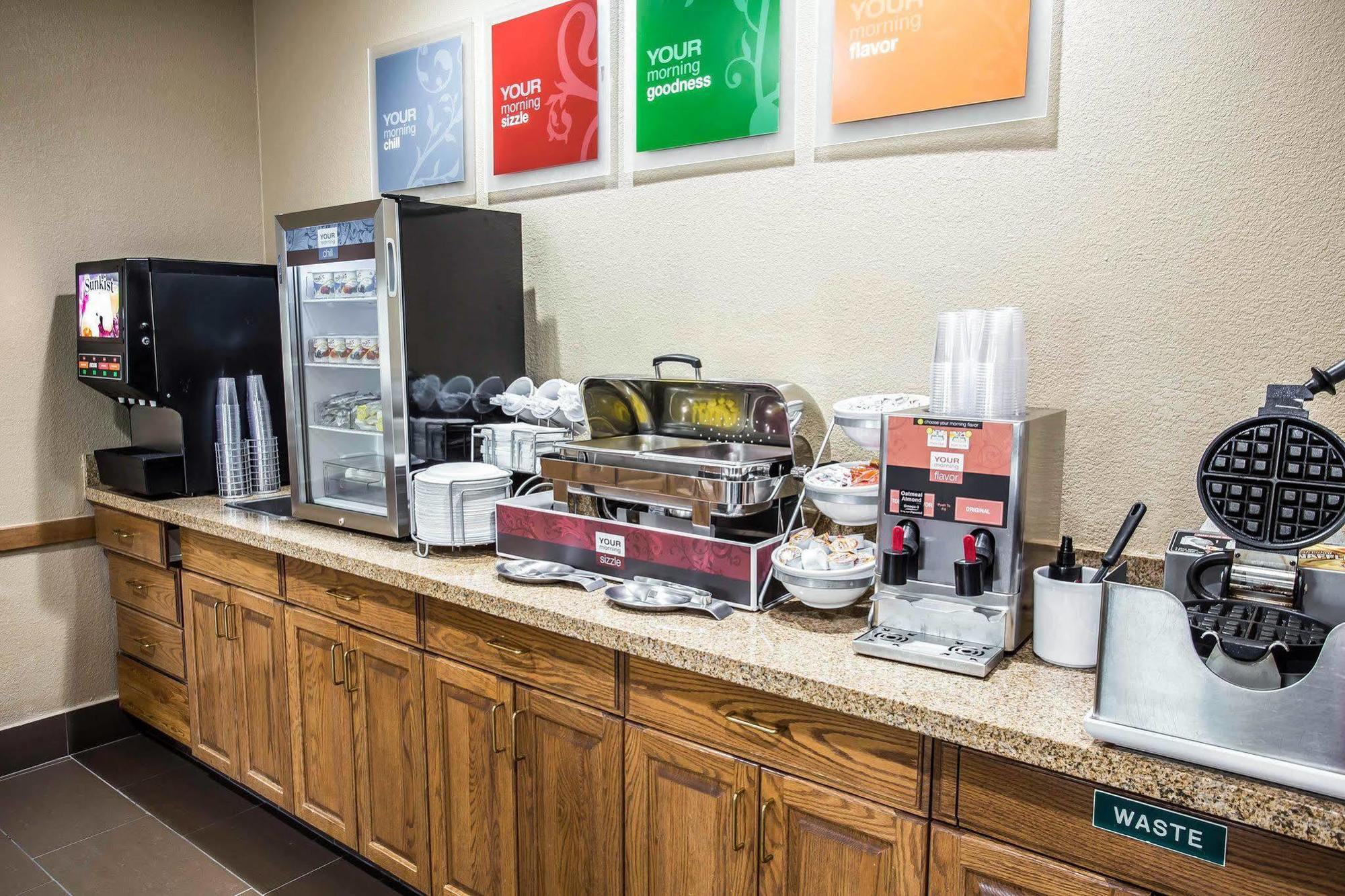Quality Suites Near West Acres Fargo Buitenkant foto